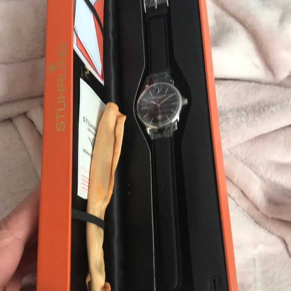 Men’s Stuhrling Original watch. - Picture 3 of 4